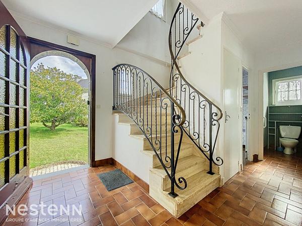 Maison avec vie de plain pied sur Mellac, 3 chambres et un bureau avec sous sol complet.