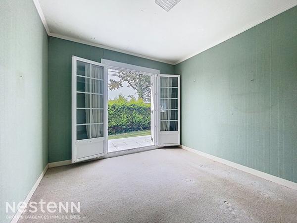 Maison avec vie de plain pied sur Mellac, 3 chambres et un bureau avec sous sol complet.