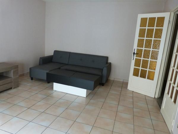 Appartement à louer 3 pièces 79.8m²