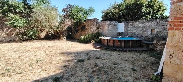 Local/bureau à vendre AIRVAULT (79)