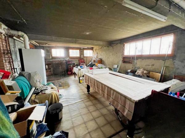 Maison de 1962  à fort potentiel   241500 FAI   DONT 11500 D'honoraires