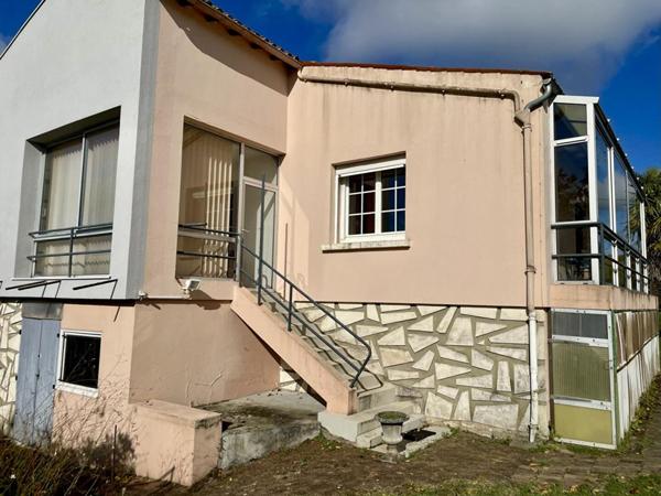 Maison de 1962  à fort potentiel   241500 FAI   DONT 11500 D'honoraires