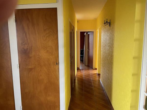 Maison de 1962  à fort potentiel   241500 FAI   DONT 11500 D'honoraires