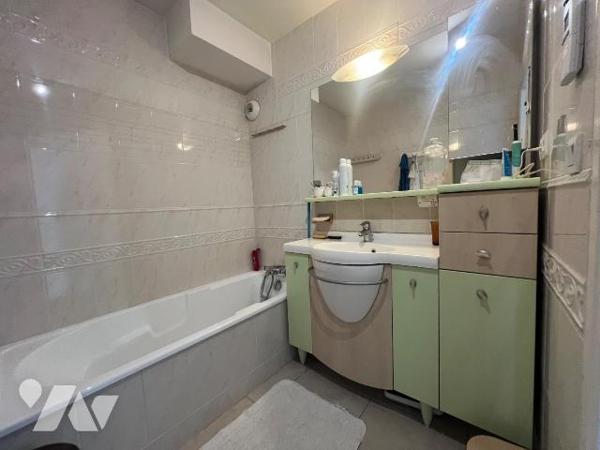 A VENDRE - RARE A LA VENTE - PORNICHET - AUX PIEDS DU MARCHE ET DU BORD DE MER - TRES BEL APPAR...