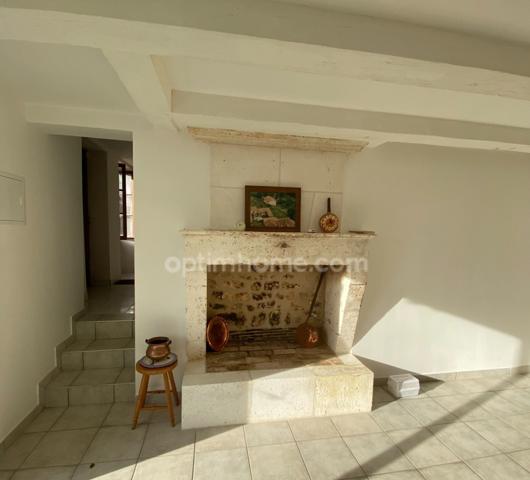 Bunzac - Longère de 121 m² avec dépendances et jardin