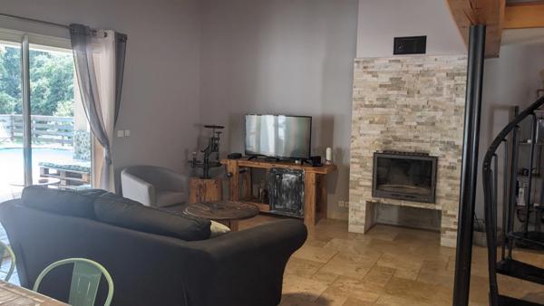 Maison à vendre 4 pièces TARADEAU (83)