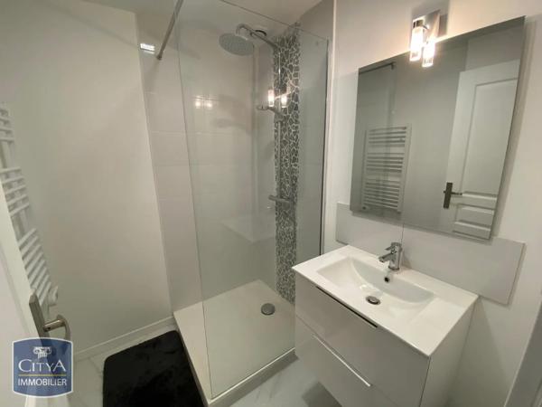 Appartement à louer 2 pièces 42.3m² Charleville-Mézières (08000)