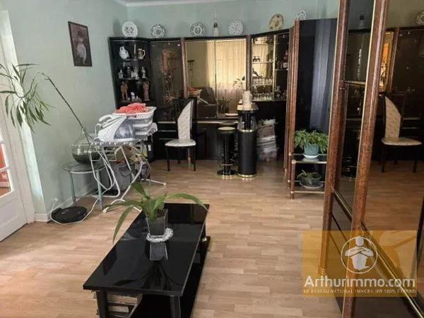 Vente                                                      Maison de village
                        
                     14 pièces                                         à Cassagnes-Bégonhès