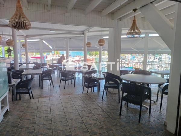 MURS COMMERCIAUX FACE À LA MARINA POINTE DU BOUT 97229