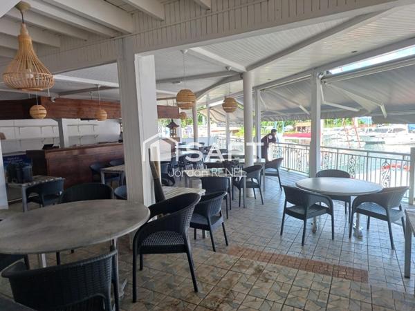 MURS COMMERCIAUX FACE À LA MARINA POINTE DU BOUT 97229