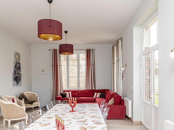 Maison bourgeoise avec jardin et piscine