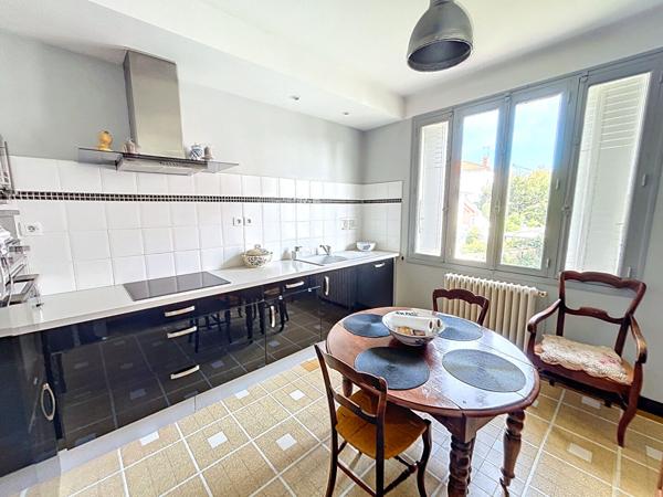 GRANDE MAISON A VENDRE A PAMIERS SANS TRAVAUX / DOUBLE HABITATION