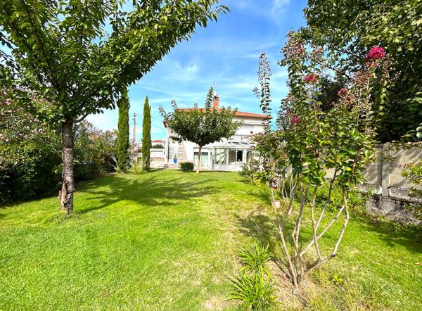 GRANDE MAISON A VENDRE A PAMIERS SANS TRAVAUX / DOUBLE HABITATION