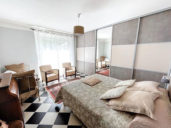 GRANDE MAISON A VENDRE A PAMIERS SANS TRAVAUX / DOUBLE HABITATION