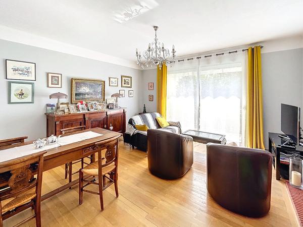 GRANDE MAISON A VENDRE A PAMIERS SANS TRAVAUX / DOUBLE HABITATION