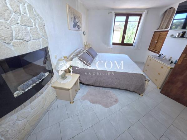 Maison
                                                                                                                                                                                                                                                                                                                        5 pièce(s)                                                                                                                                                                                                          4 chambre(s)                                                                                                                                                                                                          107  m²