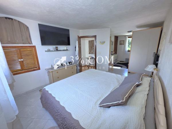 Maison
                                                                                                                                                                                                                                                                                                                        5 pièce(s)                                                                                                                                                                                                          4 chambre(s)                                                                                                                                                                                                          107  m²