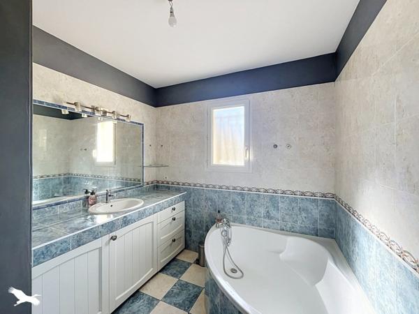 Maison 460 000 € Gigean 5 p 130 m² DPE C