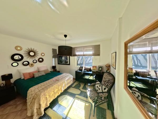 Uzès (30700) A vendre, superbe villa d'architecte proche Uzès.