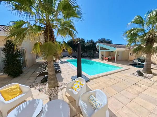 Uzès (30700) A vendre, superbe villa d'architecte proche Uzès.