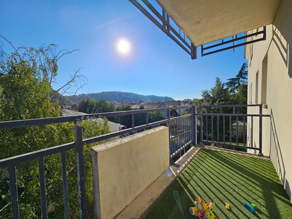 Appartement Appartement 3 pièce(s) Cenon limite Bordeaux 61.94 m²