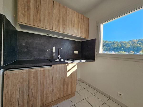 Appartement Appartement 3 pièce(s) Cenon limite Bordeaux 61.94 m²
