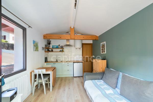 ASCAIN maison de 128 m² construite en 2012- Terrain de 1 000,00 m² - Et son T2 de 25 m2