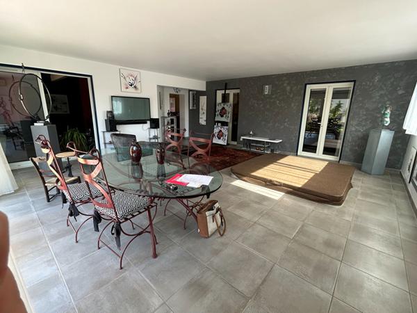 Canet En Roussillon - Maison 5 pièces 172 m² avec terrain de 741 m² .