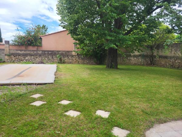 Châteaurenard (13160) Demeure bourgeoise sur 950 m2 de terrain avec piscine et appartement