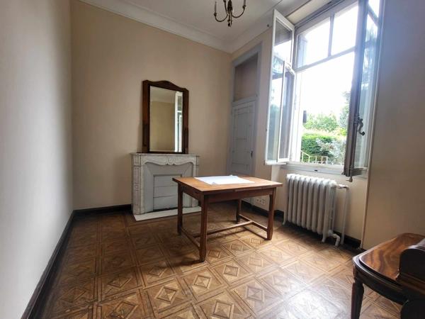 Châteaurenard (13160) Demeure bourgeoise sur 950 m2 de terrain avec piscine et appartement