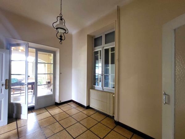 Châteaurenard (13160) Demeure bourgeoise sur 950 m2 de terrain avec piscine et appartement