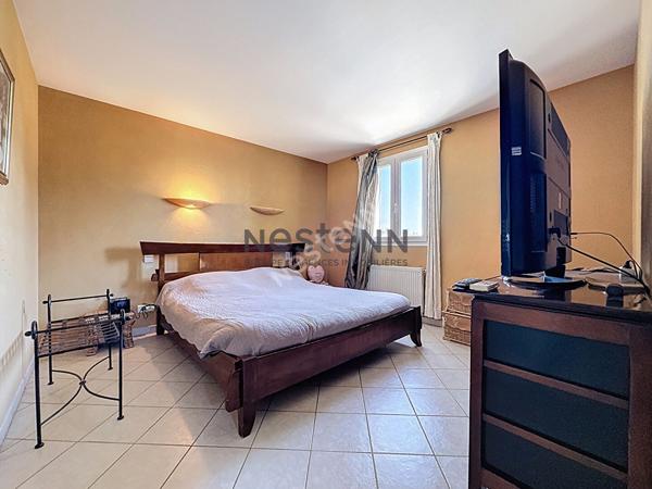 Maison Camaret Sur Aigues 8 pièce(s) 180 m2 avec jardin 1100m²