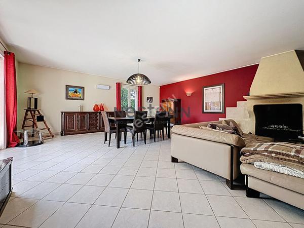 Maison Camaret Sur Aigues 8 pièce(s) 180 m2 avec jardin 1100m²