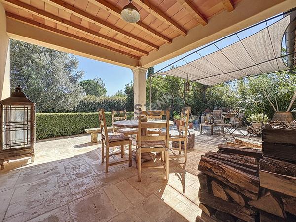 Maison Camaret Sur Aigues 8 pièce(s) 180 m2 avec jardin 1100m²