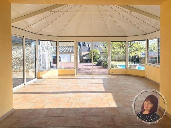 Maison de charme avec piscine et dépendance