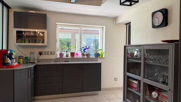 DOMPIERRE SUR MER MAISON TYPE LONGERE 5 CHAMBRES JARDIN GARAGE + APPARTEMENT T2  Dompierre sur mer