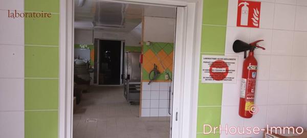 Commerce à vendre 9 pièces de 207 m²