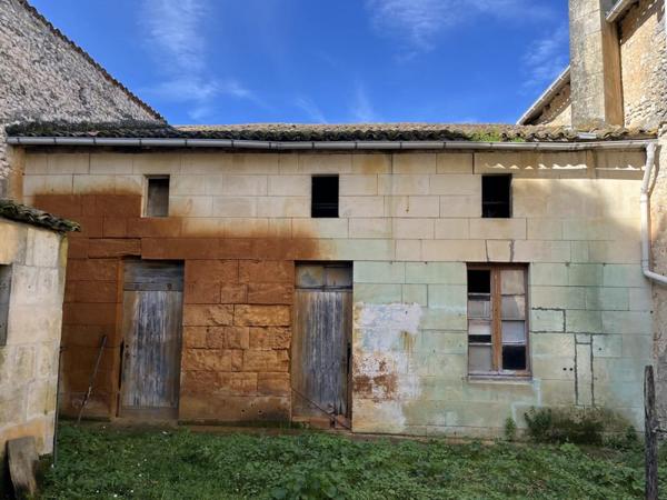 Immeuble à vendre |  Mirambeau |  300 m²