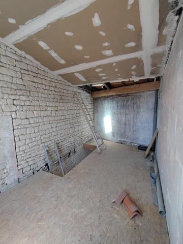 Immeuble situé  proche des jardins de la Brèche et du centre ville