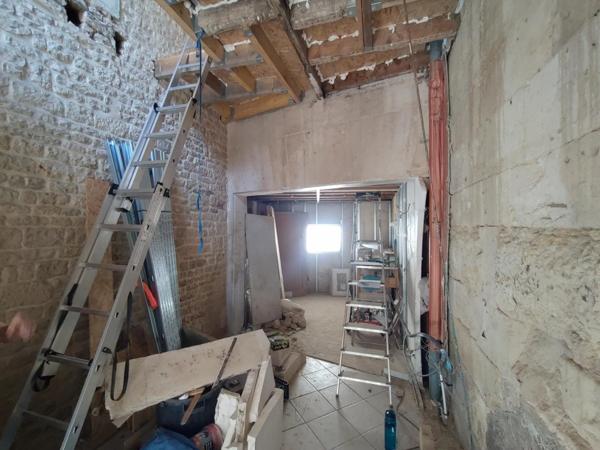 Immeuble situé  proche des jardins de la Brèche et du centre ville