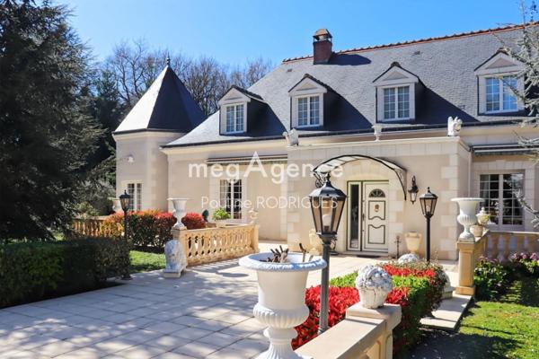 Maison à CHAMBRAY-LES-TOURS, 37170 - 8 pièces 395m²