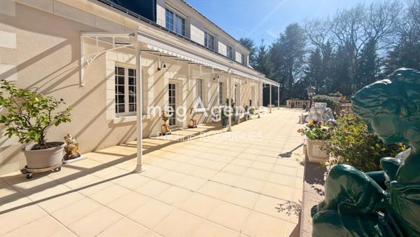 Maison à CHAMBRAY-LES-TOURS, 37170 - 8 pièces 395m²