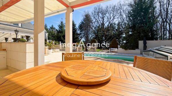 Maison à CHAMBRAY-LES-TOURS, 37170 - 8 pièces 395m²