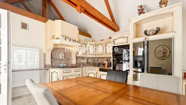 Maison à CHAMBRAY-LES-TOURS, 37170 - 8 pièces 395m²