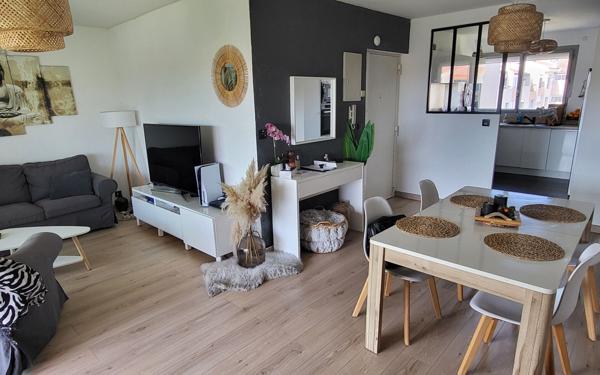 Appartement à vendre    4 pièces • 82 m2 Hyères