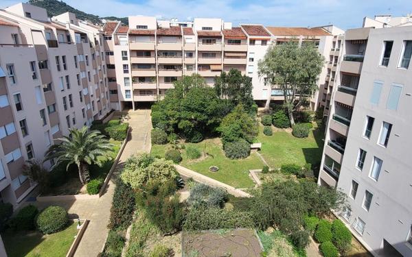 Appartement à vendre    4 pièces • 82 m2 Hyères