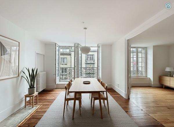 BREST HYPER CENTRE : Charmant appartement T5 de 105m2 dans un immeuble bourgeois