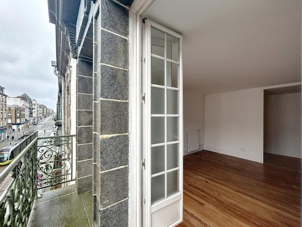 BREST HYPER CENTRE : Charmant appartement T5 de 105m2 dans un immeuble bourgeois