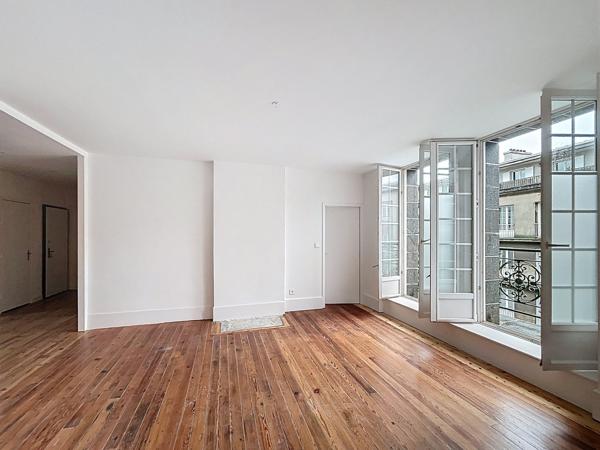 BREST HYPER CENTRE : Charmant appartement T5 de 105m2 dans un immeuble bourgeois