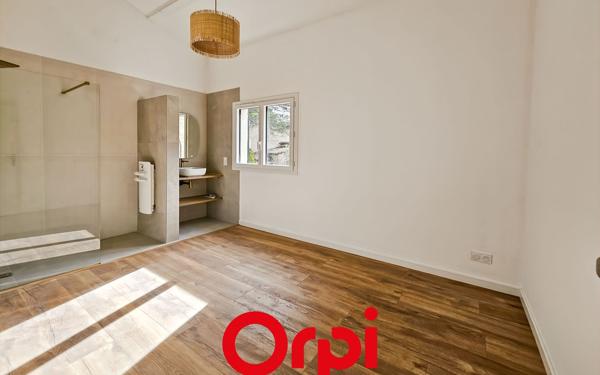 Appartement à vendre    3 pièces • 63 m2 Sanary-sur-Mer